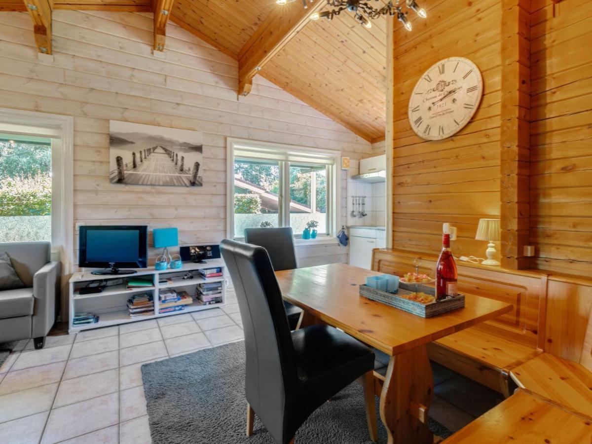 Luxurious Chalet In Guelders By The Forest Hulshorst Exterior photo