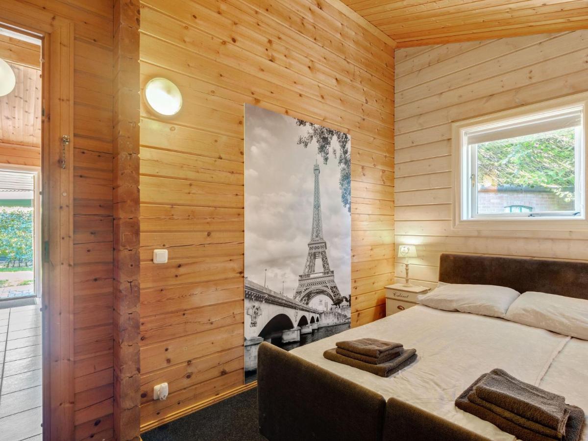Luxurious Chalet In Guelders By The Forest Hulshorst Exterior photo